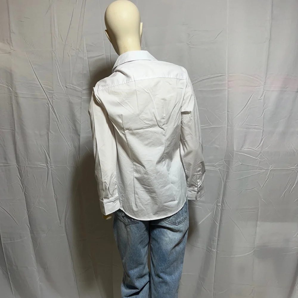 Time and Tru Women’s Button Front Shirt - Picture 3 of 10